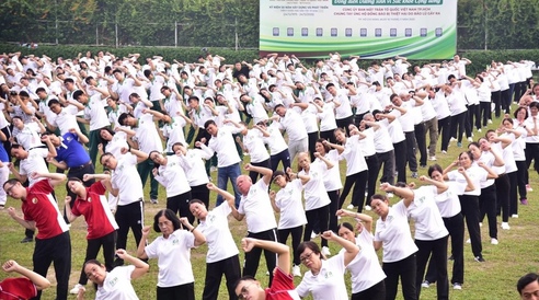 Hơn 2.000 người tham gia "Đồng diễn dưỡng sinh vì sức khỏe cộng đồng"