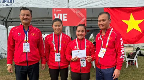 Nguyễn Thị Hương vượt ''sóng gió'' cùng đồng đội giành HCV đầu tiên cho Việt Nam tại SEA Games 33