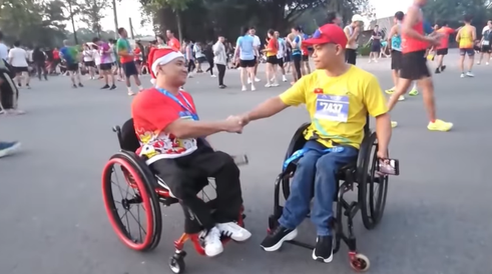 Nguồn cảm hứng từ 2 runner đặc biệt tại Giải việt dã HTV-Becamex