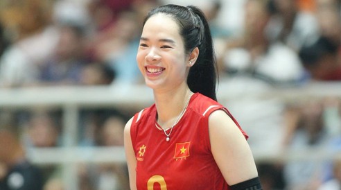Nhan sắc hoa khôi cầm cờ cho đoàn thể thao Việt Nam tại SEA Games 33