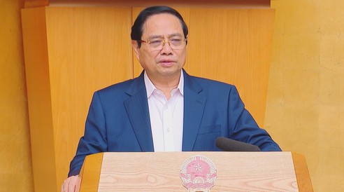 Việt Nam vững vàng trong bối cảnh bị "tác động kép"