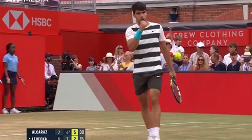 Alcaraz chứng minh phong độ trước thềm Wimbledon - Alexander Bublik vô địch Halle Open lần thứ hai