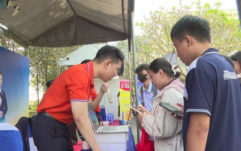 Bộ Giáo dục và Đào tạo đề xuất cho sinh viên vay tối đa 10 triệu đồng mỗi tháng