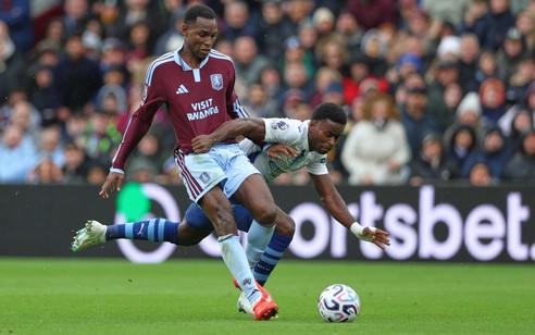 Aston Villa chấm dứt mạch toàn thắng của Manchester City tại Ngoại hạng Anh