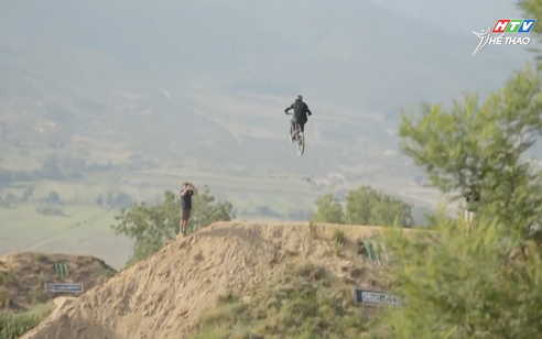 Hấp dẫn sự kiện xe đạp địa hình Darkfest