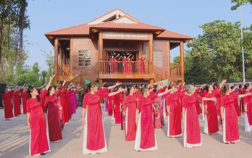 Rộn ràng ngày hội văn hóa đồng bào dân tộc thiểu số