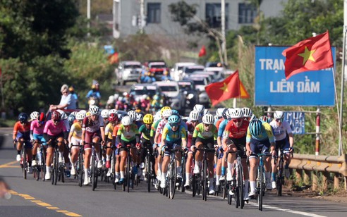 UCI Biwase 2026: Những đóa hồng trên guồng quay tốc độ