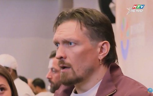 Usyk và Verhoeven sẵn sàng cho màn so tài tại Ai Cập