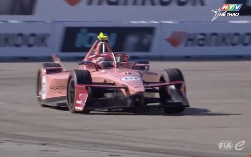Nico Mueller thắng chặng Formula E đầu tiên