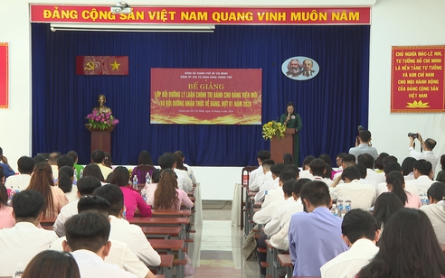 Bế giảng lớp bồi dưỡng lý luận chính trị và nhận thức về Đảng năm 2026