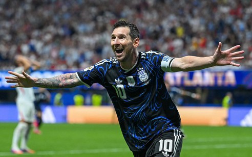 Messi cùng Argentina đối đầu Tây Ban Nha trong trận chung kết đỉnh cao