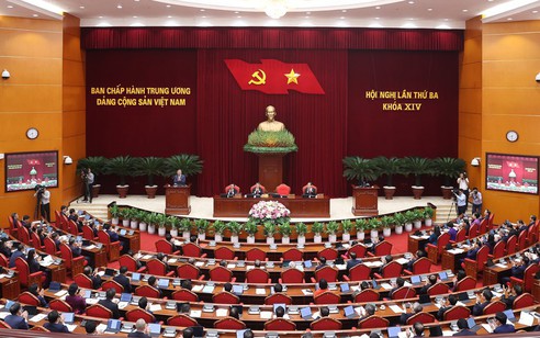Các quyết sách được Trung ương thông qua phải tạo ra 4 bước chuyển chiến lược