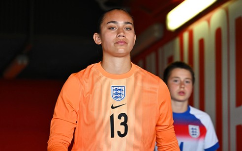Kaiya Jota: Cô gái đa nhiệm từ World Cup, Stanford đến người mẫu thời trang