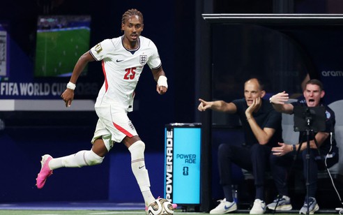 Inter Milan ký hợp đồng với Djed Spence