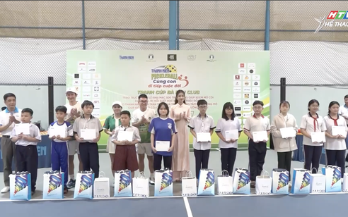 Giải Pickleball “Cùng con đi tiếp cuộc đời” trao 500 triệu đồng học bổng