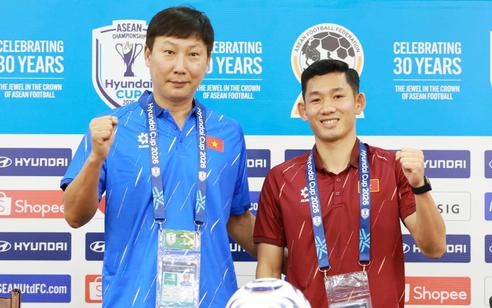 HLV Kim Sang Sik quyết tâm giữ ngôi đầu bảng