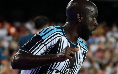 Newcastle ngược dòng hạ Valencia trong trận ra mắt của HLV Matthias Jaissle