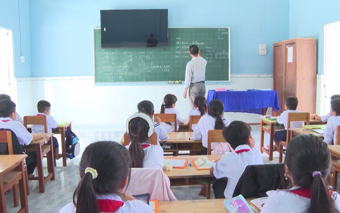 Trao tặng 46 mái ấm và 4 điểm trường trị giá gần 8,5 tỷ đồng tại Cà Mau