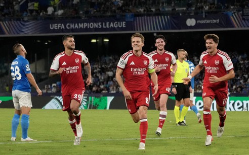 Martin Ødegaard tỏa sáng, Arsenal đánh bại Napoli tại UEFA Champions League