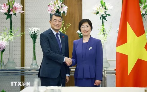 AIIB cam kết tiếp tục đồng hành cùng Việt Nam phát triển cơ sở hạ tầng bền vững
