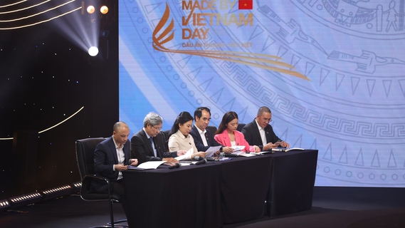 Ban Giám khảo vòng Chung kết Cuộc thi The Future Brand