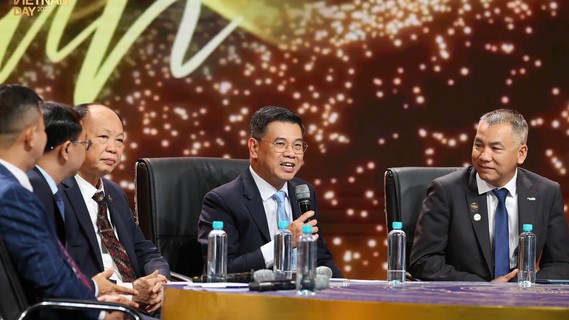 Ông Nguyễn Văn Dũng tại Phiên Toạ đàm Toàn thể