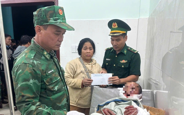 Bị gấu rừng tấn công khi đang trên đường về nhà