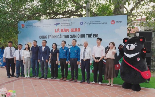 Từ tranh vẽ của học sinh, "sân chơi xanh" đầy màu sắc thành hình