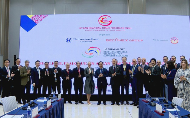 Chủ tịch UBND TP. Hồ Chí Minh Nguyễn Văn Được tiếp đón Đại sứ Ý tại Việt Nam