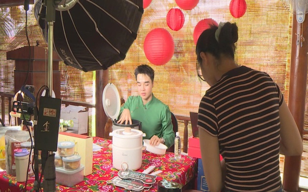 Luật Quảng cáo 2025: Xác định rõ trách nhiệm của người nổi tiếng khi tham gia quảng cáo