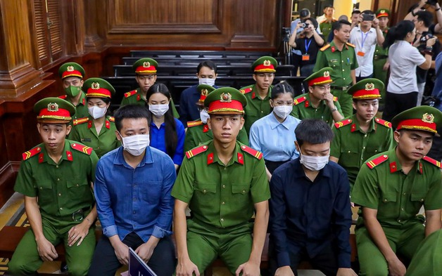 Phiên tòa xét xử Hoa hậu Thùy Tiên, Quang Linh Vlog và Hằng Du Mục