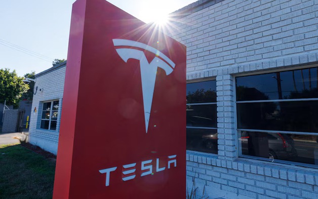 Tesla: Cổ đông bỏ phiếu khoản thưởng kỷ lục 878 tỷ USD cho CEO Elon Musk