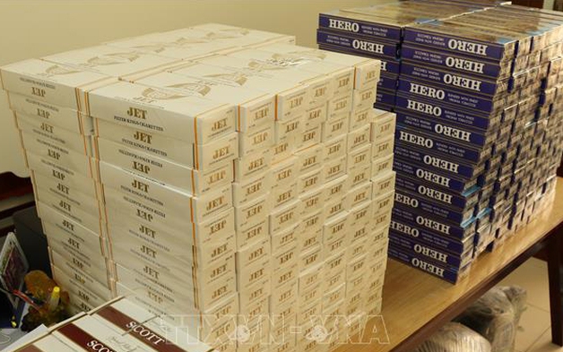 Bắt quả tang 2 chị em tàng trữ hơn 5.000 bao thuốc lá lậu