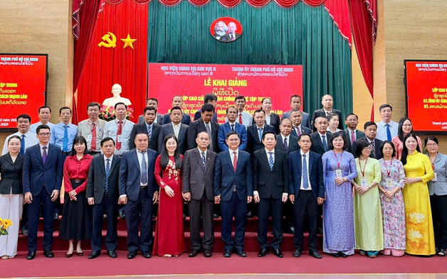 Khai giảng lớp cao cấp lý luận chính trị cho cán bộ Tỉnh ủy Champasak, Lào