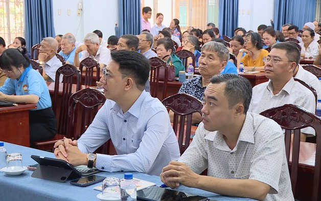 Cử tri kiến nghị nhiều vấn đề tại buổi tiếp xúc với Tổ đại biểu Quốc hội Đơn vị số 5