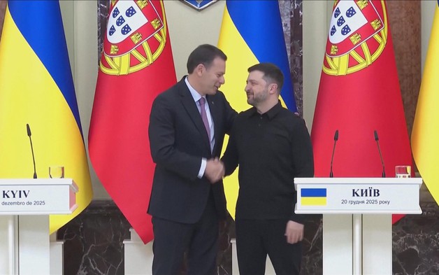 Hòa đàm được thúc đẩy, tiền tuyến Ucraina chưa lắng súng