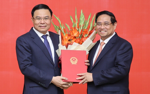 Thủ tướng trao Quyết định giao Quyền Bộ trưởng Bộ Công Thương