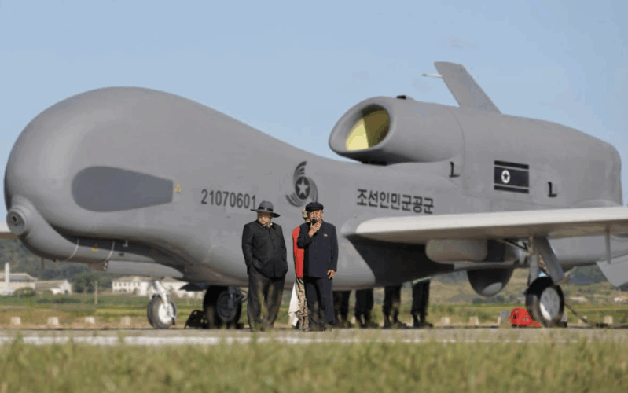 Lãnh đạo CHDCND Triều Tiên thị sát thử nghiệm UAV