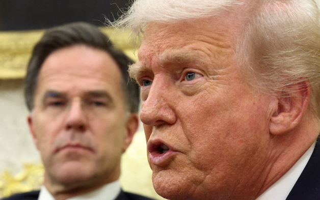 Tổng thống Mỹ điện đàm với Tổng Thư ký NATO