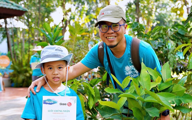 TP. Hồ Chí Minh: Tặng cây xanh nhân dịp "Tết trồng cây"
