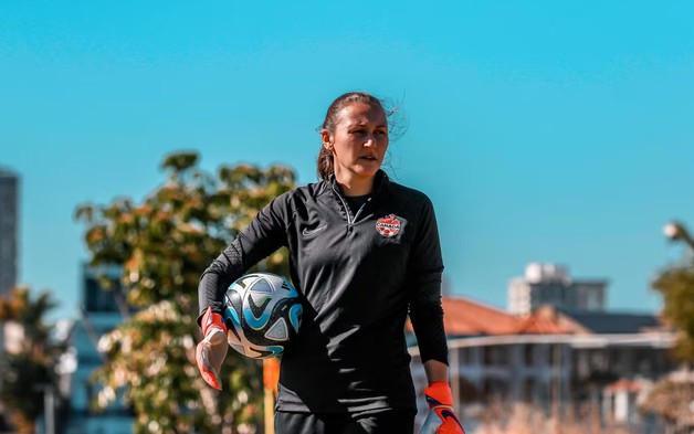 Jen Herst và hành trình trở lại với bóng đá cùng U17 nữ Canada