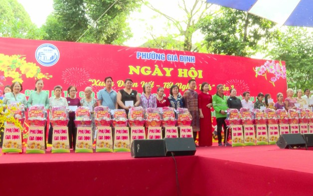 Nhiều hoạt động ý nghĩa trong ngày hội “Xuân đoàn kết - Tết nghĩa tình” tại phường Gia Định