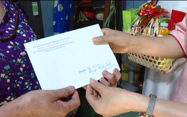 Chung tay mang Tết ấm đến học sinh nghèo