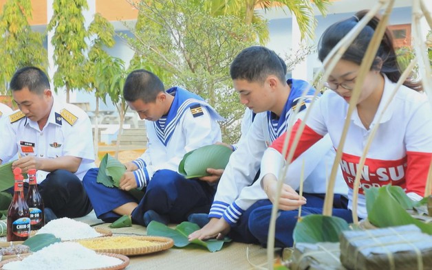 Tết sớm ở Lữ đoàn 957, Vùng 4 Hải quân: Thắt chặt tình quân dân