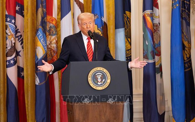 Mỹ: Đảng Dân chủ đề xuất bãi bỏ Điều 122 để hạn chế quyền áp thuế của Tổng thống