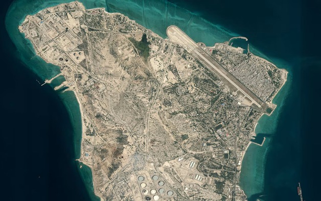 Mỹ không kích hòn đảo chiến lược của Iran