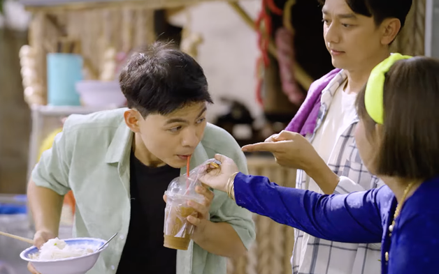 Lẹ không trễ tàu: Tối lửa tắt đèn có nhau