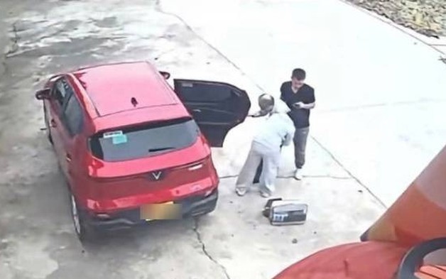 Xôn xao vụ con gái đưa bố tới chùa ở Hải Phòng rồi rời đi, chính quyền lên tiếng