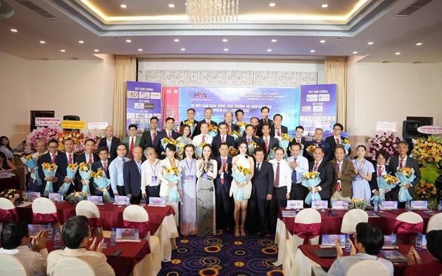Quảng cáo – Ngành công nghiệp văn hóa song hành cùng nửa thế kỷ thành phố mang tên Bác