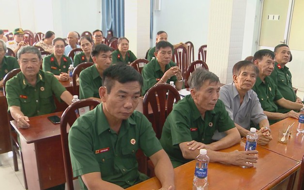 Khắc ghi công lao, tiếp nối truyền thống cách mạng